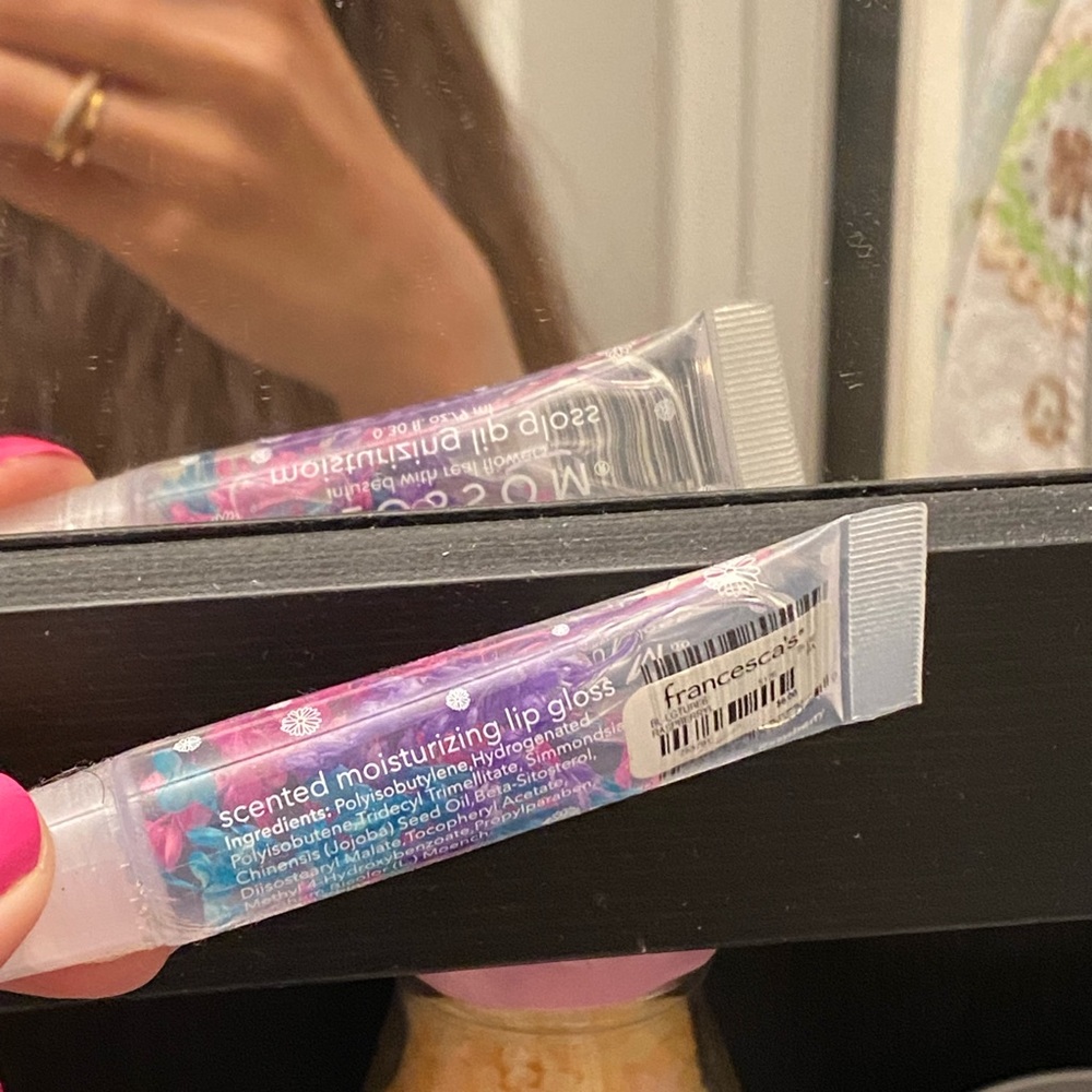NWT Blossom Moisturizing clear Lip Gloss infused with real flowers - Raspberry - Picture 4 of 5